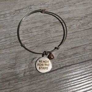 Vantel Pearls Bangle Bracelet